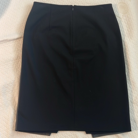 Theory beautiful 2 tone leather skirt - Picture 2 of 4